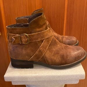 EUC Born Trinculo women’s leather ankle boot